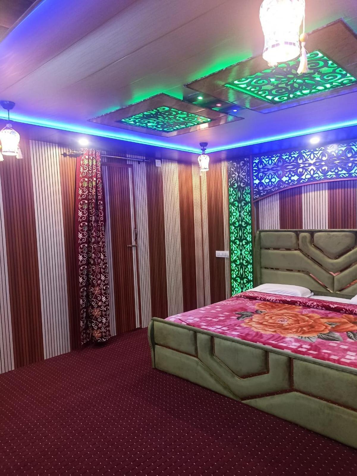 Backyard Stays With Dal Lake View Srīnagar Dış mekan fotoğraf